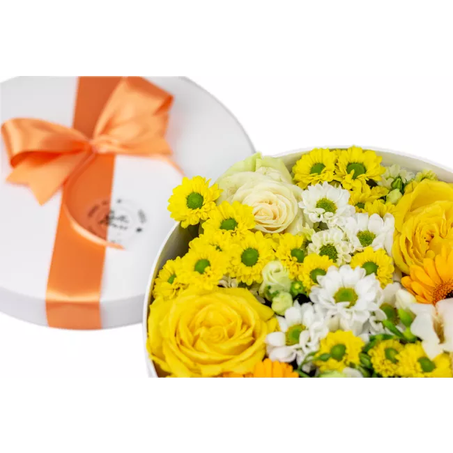 Box žlutých květin zavřený